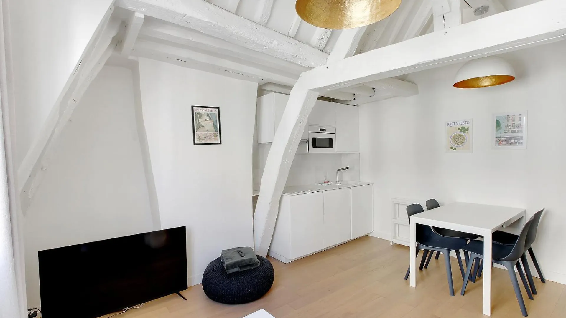 Charmant Appartement - Notre-Dame Paris Apartment